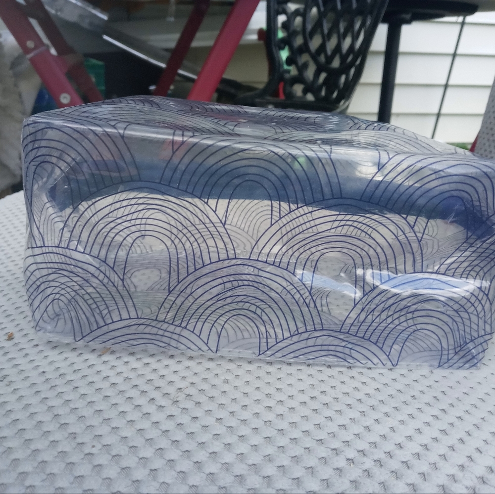 Transparent Zipper Pouch - Picture 6 of 9